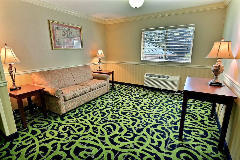 Crestwood Suites Of Newport News Kültér fotó
